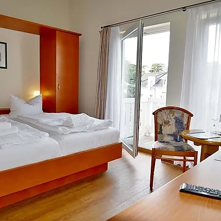R&r Strandallee Hotell
